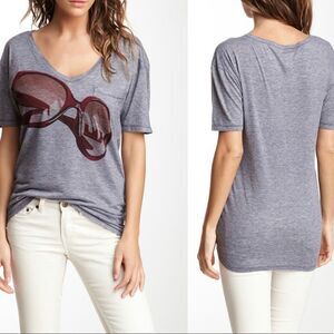 V-neck packet t-shirt 